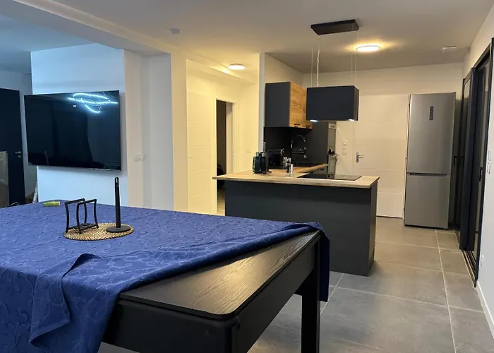 Dark Paradise Villa *