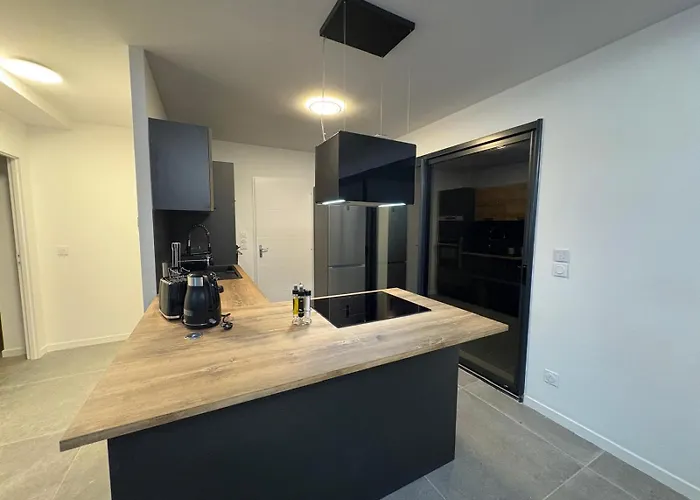 Dark Paradise Villa *