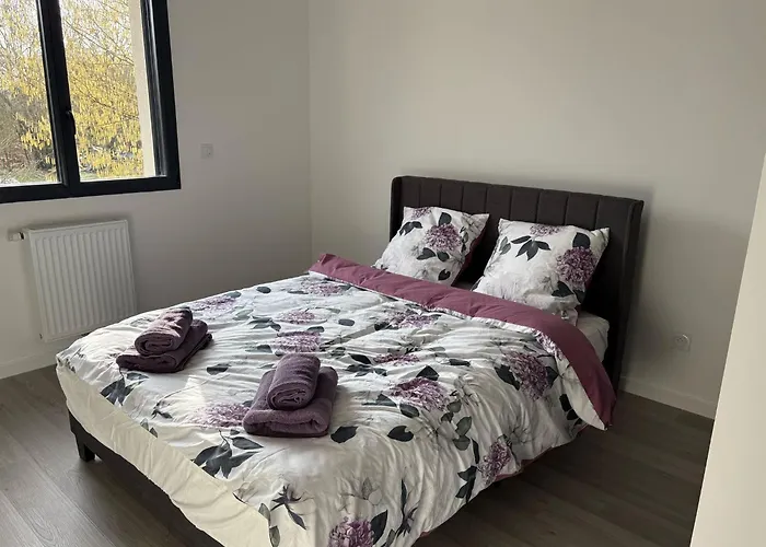 Dark Paradise Villa *